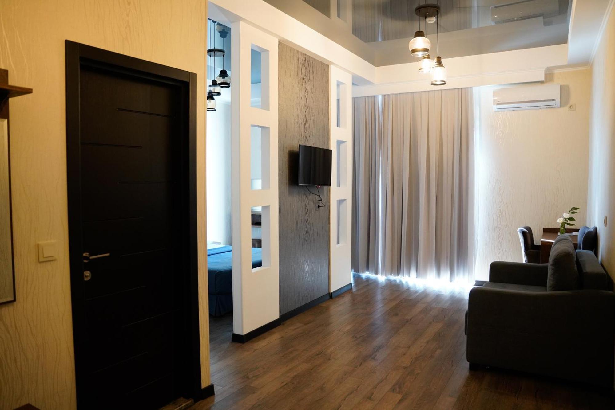 Hotel Panoramic Kutaisi Dış mekan fotoğraf